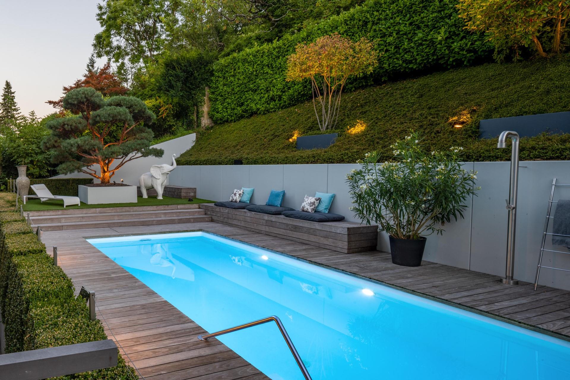 Terrasse mit Pool