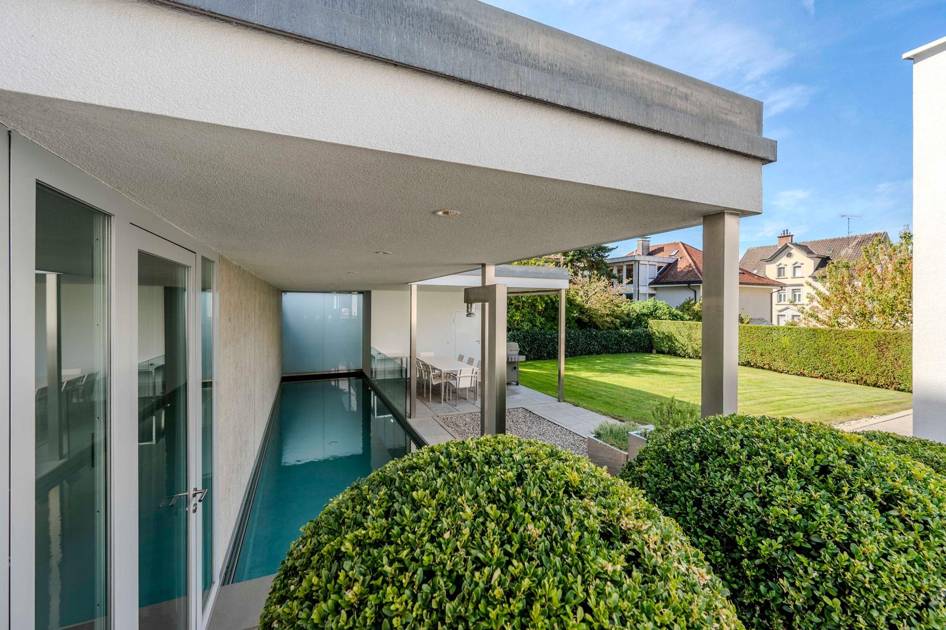 Garten und Pool