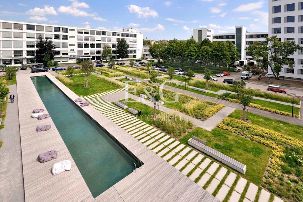 Außenansicht mit Pool